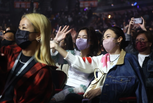 eason演唱会，eason最新演唱会是什么时候（成龙、刘德华送花篮祝贺）