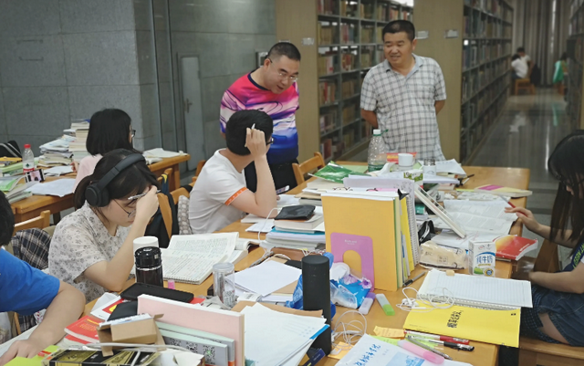 考研有必要吗，会计专业考研有必要吗（如果面前有一份月入8000的工作）