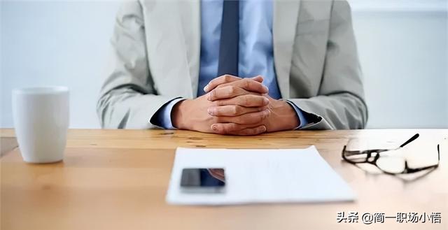 女字加一点是什么字，女字中间加一点是什么字（“女”字加一笔是什么字）