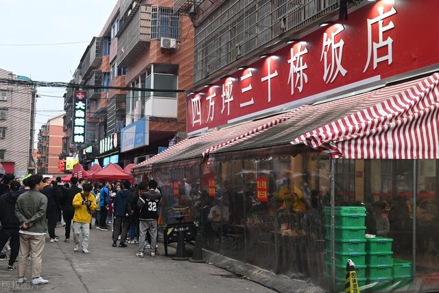 长沙美食一条街，长沙有哪几个美食街（长沙各大美食夜市推荐）