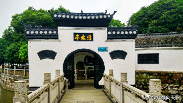 九江甘棠湖，千年美景烟水亭，镶嵌在繁华闹市的璀璨明珠