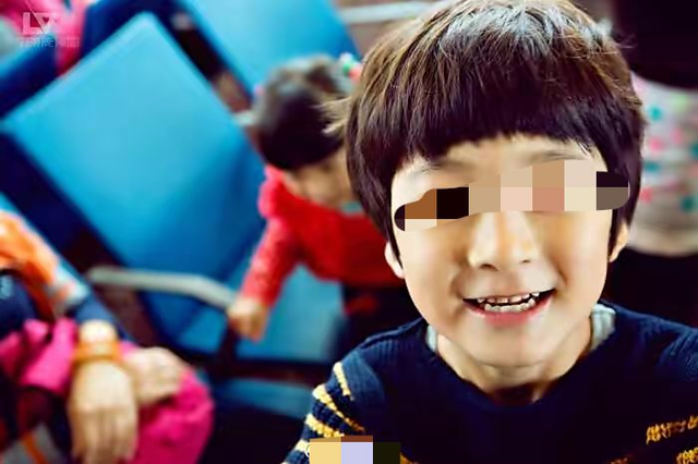 张亮老婆寇静微博，张亮前妻寇静个人资料微博照片（张亮14岁儿子被曝早恋惹争议）