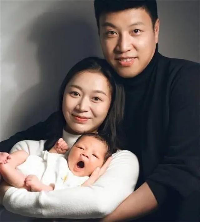 2021年,杨伊琳突然公布了自己的喜讯:结婚.