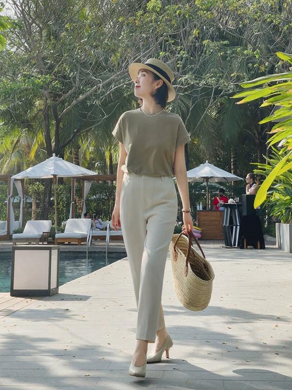 哈伦裤配什么上衣好看，白色哈伦裤配什么上衣好看（夏初穿“九分裤”）