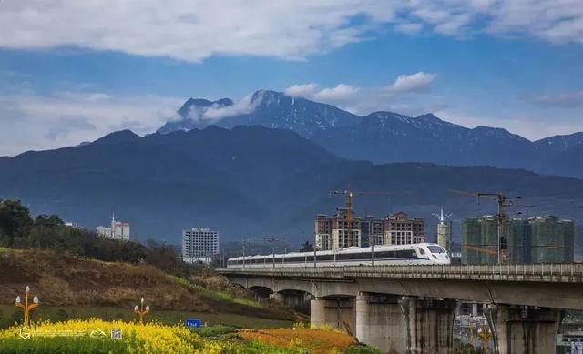 峨眉山景区咨询电话，峨眉山景区开放通知（交通、停车、购票、服务都在这里）