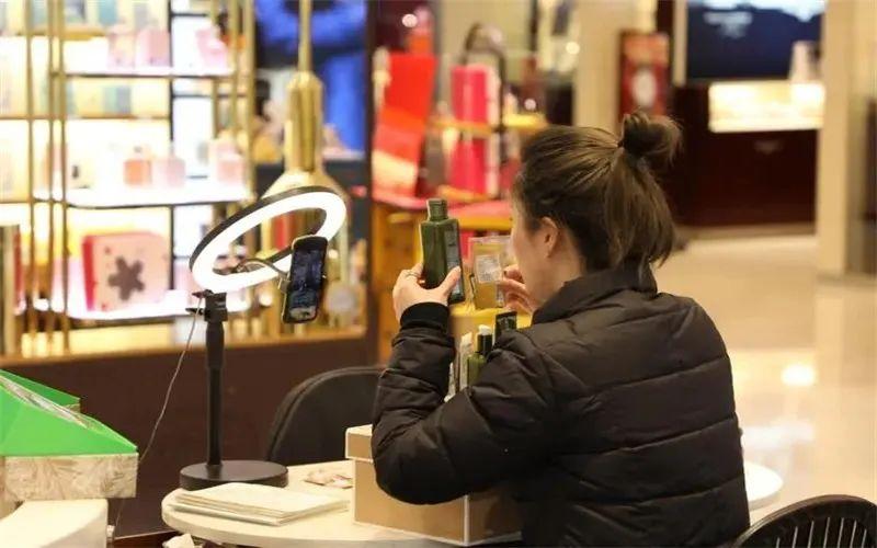 干啥能挣钱(每天能赚30—50元的游戏)