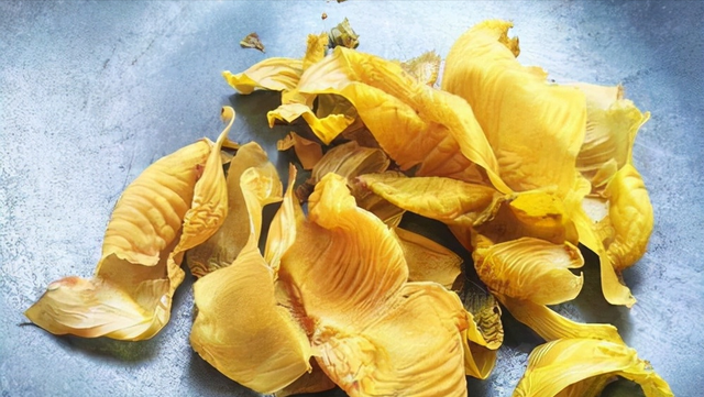 鸡内金片的功效与作用，鸡内金片的功效与作用和主治（每天吃鸡内金来消食健脾）