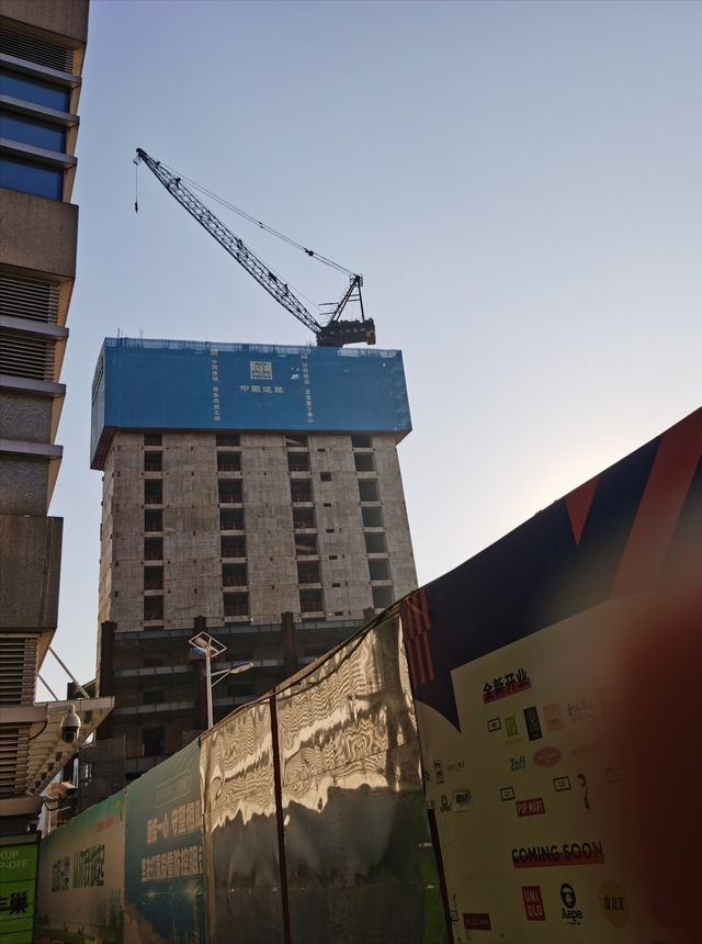 南京国际金融中心，南京cbd进展为什么慢（300米以上超高层建筑超10个——将发展成全球新兴摩天都市）