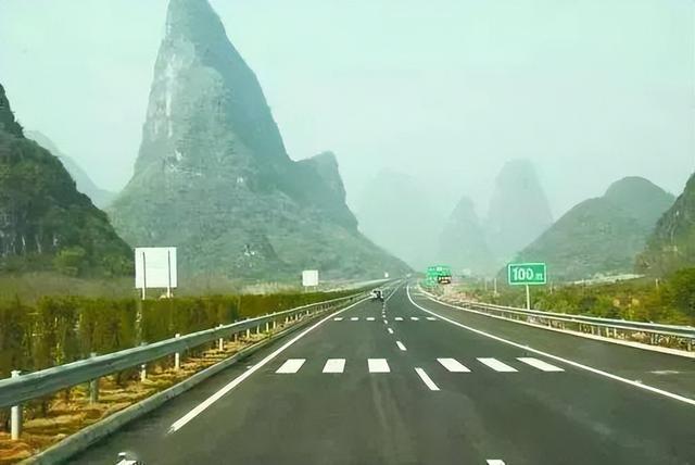 常见的交通标志标牌及意思，交通标志标牌及意思（五一假期出行可要留意这些冷门交通标识）