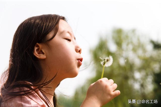 qq女生昵称简短唯美，唯美女生网名清新简短        早思丶慕想微信昵称（于彼朝阳的女宝宝名字大全）