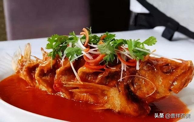 过年的时候吃鱼有什么寓意，过年的时候吃鱼寓意是什么（过年寓意吉祥的菜有哪些）