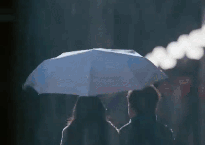 自动伞怎么打开和关上，全自动伞的打开方法（收伞不湿身）