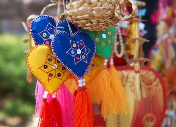 安康是什么意思，安康什么意思（端午节究竟是说“安康”还是“快乐”）