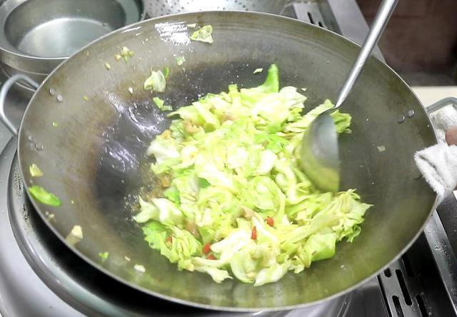 洋芋炒菜做法，洋芋炒菜做法大全家常菜（比大鱼大肉还美味）