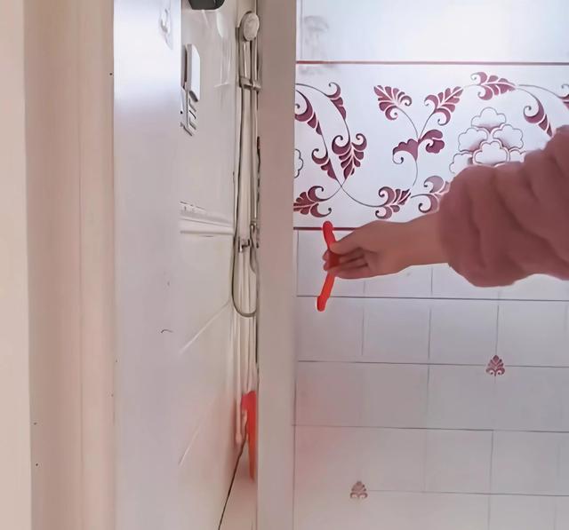 如何熨烫衣服，烫衣服的技巧（分享20个生活小妙招）