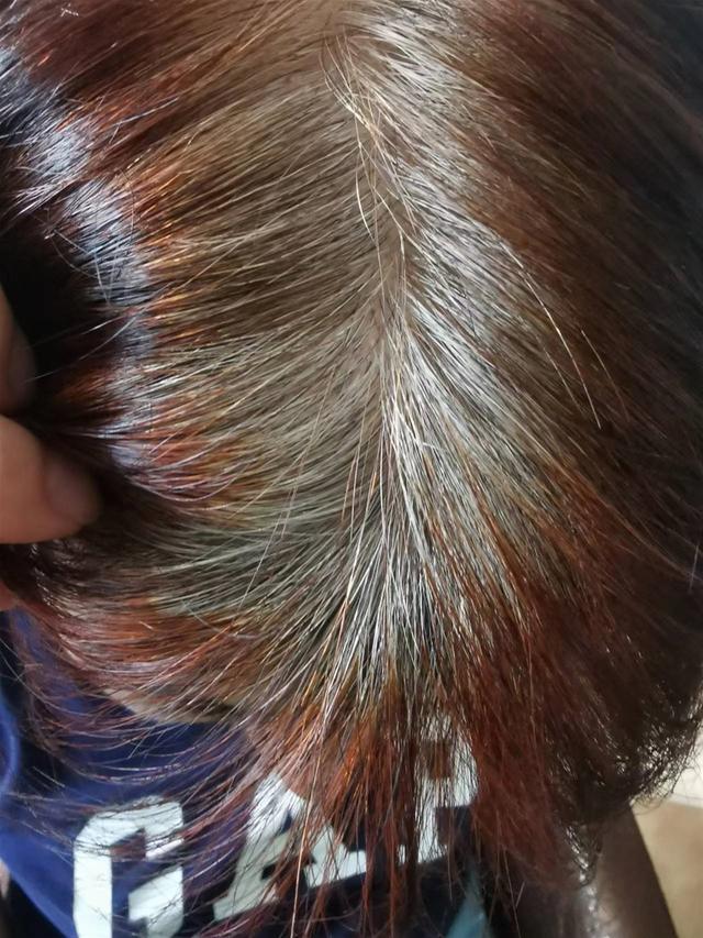 用海娜粉染发有什么效果，白发太多海娜粉上色太浅