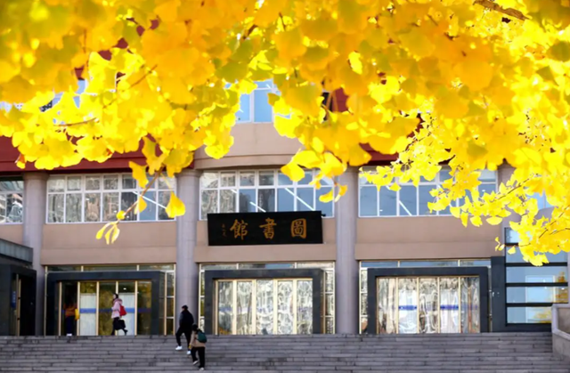 首都经济贸易大学分数线，首都经济贸易大学2021年各省各专业录取分数线（首都经济贸易大学招生“遇冷”）