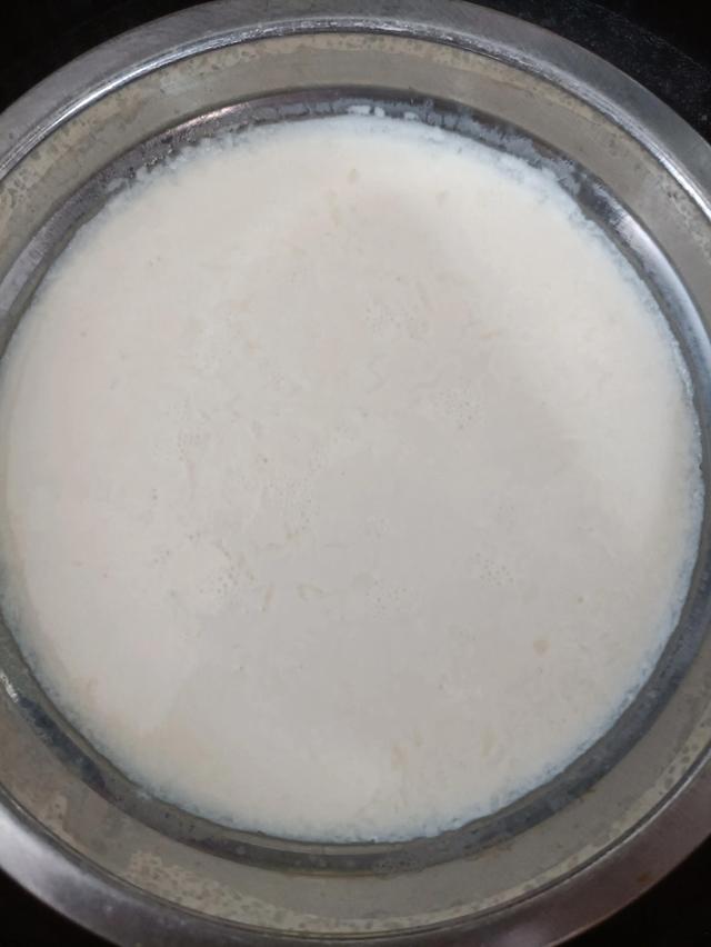 车厘子水果双皮奶的制作方法，车厘子和牛奶怎么做（懒人版自制双皮奶）