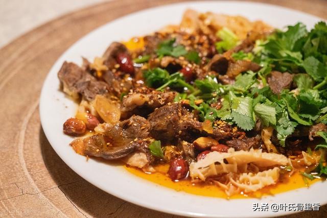 夫妻肺片有哪些东西，夫妻肺片有什么材料（祖传三代不公开的秘方和制作流程）