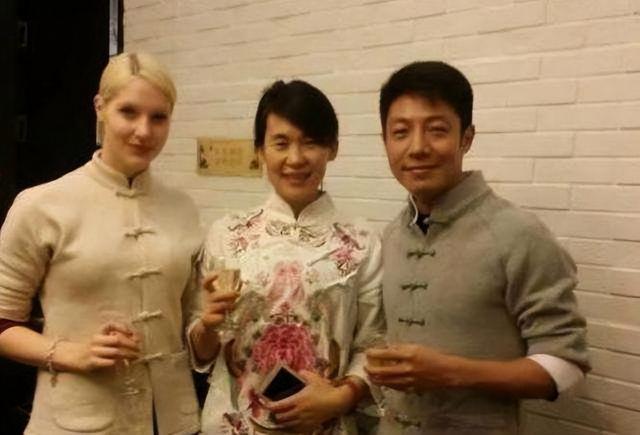 “白富美”李白：五洲辣妹，北大博士，为何能让撒贝宁神魂颠倒？