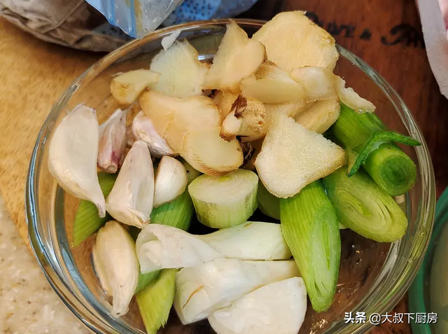 白萝卜烧肉的做法，白萝卜烧肉怎么烧好吃（家里小孩能多吃几碗饭）