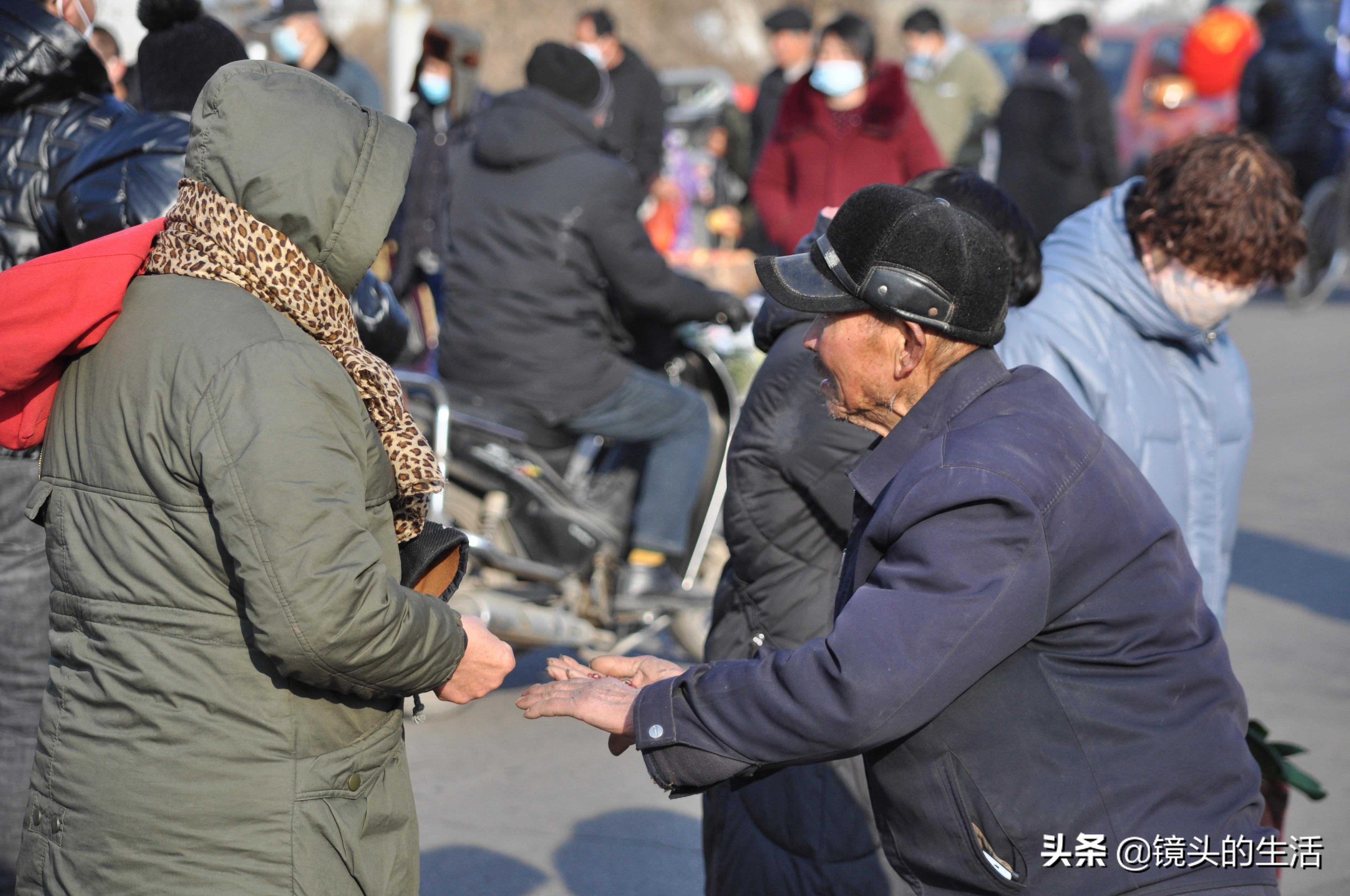 红豆多少钱一斤，今日免价是多少钱一斤（72岁大爷骑行五十里地）