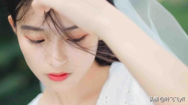 “第一眼就心动的人，真的会喜欢很久很久。”，第一眼就心动的人再次见到还是会心动（喜欢用这些微信头像）