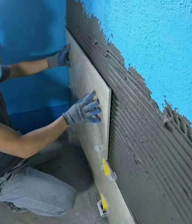 陶瓷用什么粘最结实，瓷器用什么胶粘比较好（贴瓷砖用这种干挂扣条）