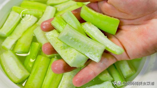 吊瓜怎么炒好吃，吊瓜怎样炒好吃（黄瓜、冬瓜靠边站）