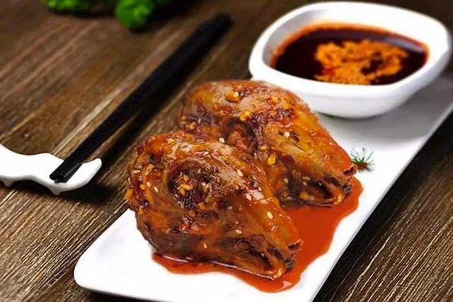 男子捡回兔子繁殖百只，男子捡回兔子繁殖百只兔子视频（繁殖能力如此爆表）