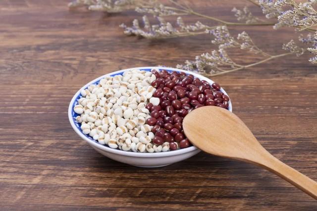 养生茶的功效与作用，吃茶叶对身体有什么好处和坏处（推荐四款超好喝的养生茶）