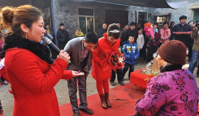 正月结婚好不好，2022正月初四办喜事好不好（老祖宗：腊月娶人财两旺）