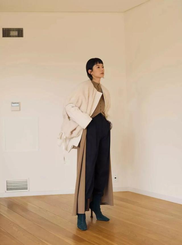 什么的季节填合适的词，什么的季节填上合适的词语（温暖、明亮又时髦）