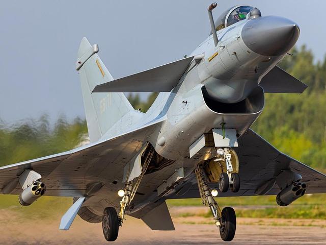 歼10b详细介绍，为何屡屡成为出国军演的主力