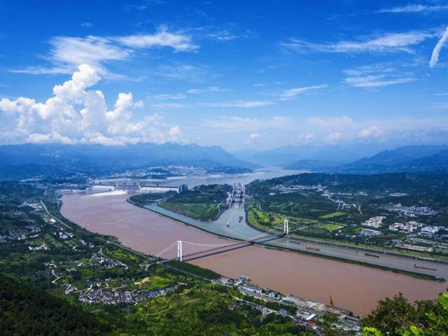 宜昌旅游景点有哪些好玩的地方，宜昌旅游景点有哪些好玩的地方百里荒（7个宜昌周边自驾游景点推荐）