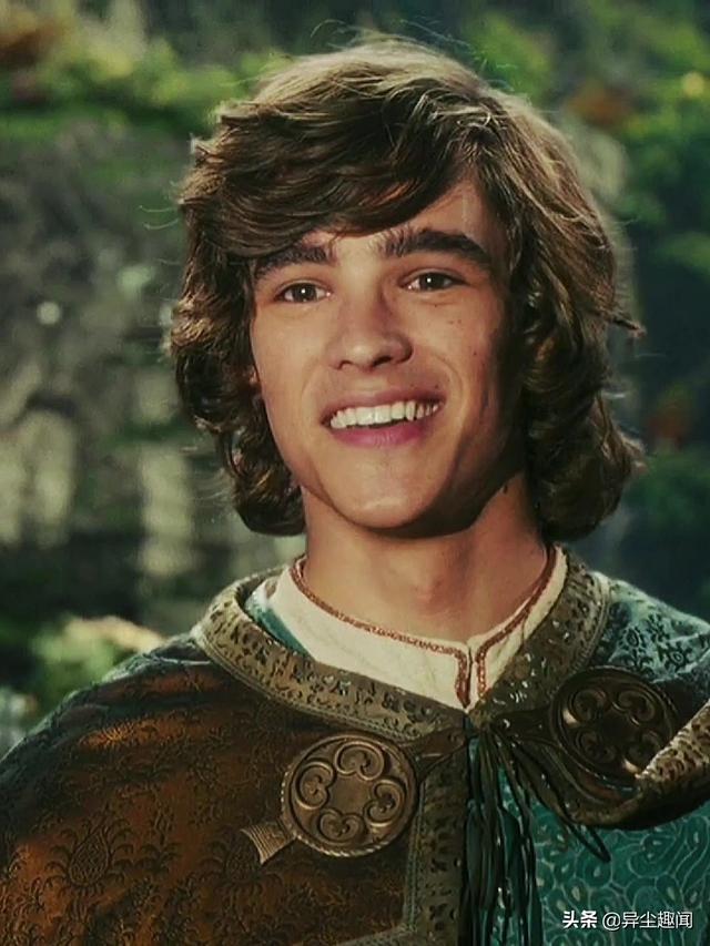 电影沉睡魔咒1王子是谁演的，沉睡魔咒2的王子是谁演的（沉睡魔咒的王子其实是澳洲的阳光小鲜肉）