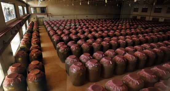 泡大蒜的制作方法，白酒泡大蒜的制作方法（据说“白酒泡大蒜”能让白酒变柔）