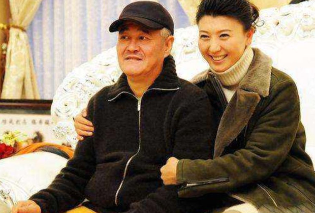 “二人转女王”闫学晶：两段婚姻三个孩子，两任丈夫都是二婚