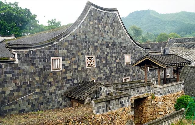 民族的主要特征是什么，民族特征属于什么（但你知道他们最具特色的建筑特色是什么吗）