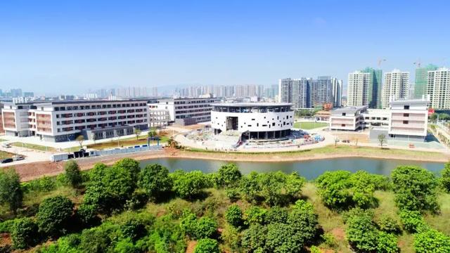 广东技术师范大学排名，2021广东技术师范学院排名（广东技术师范大学与广东第二师范学院对比）