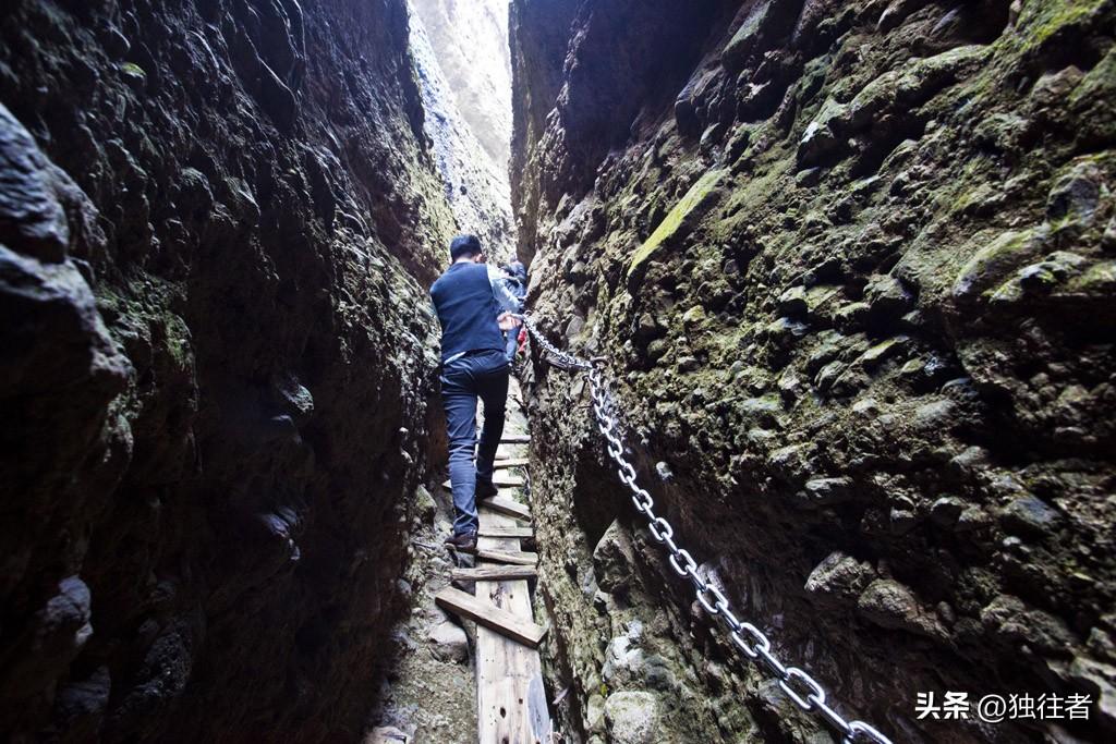 皖西大裂谷风景区，六安皖西大裂谷风情谷（罕见的山裂奇观）