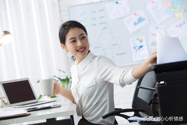 成功的职场女性有什么特征，成功的职场女性有什么特征和表现（女人在职场中能成功）