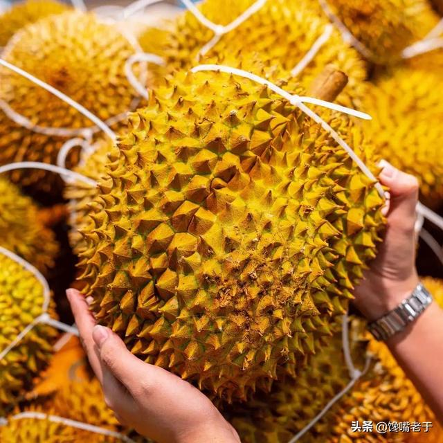 怎么挑选剥开的榴莲肉，榴莲剥出来是什么样子的肉（买榴莲：别只会挑大的）