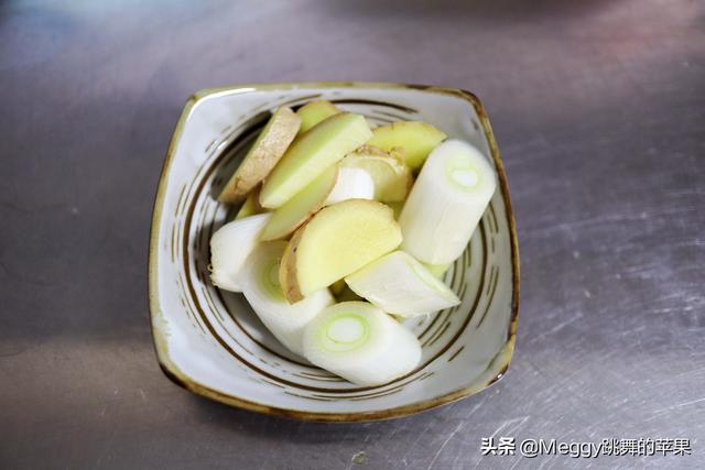 鸭子的做法大全家常菜做法，鸭子的做法大全家常菜做法图片（8只鸭腿2种吃法）