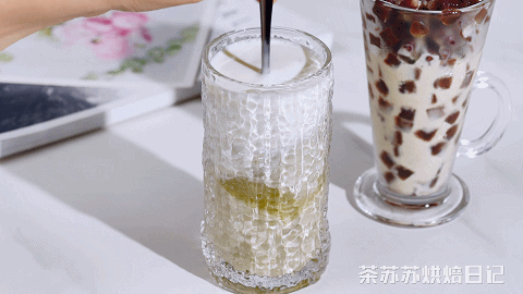 三花淡奶可以直接喝吗，三花淡奶好吗（冰冰凉超清爽，做一次能吃一周）