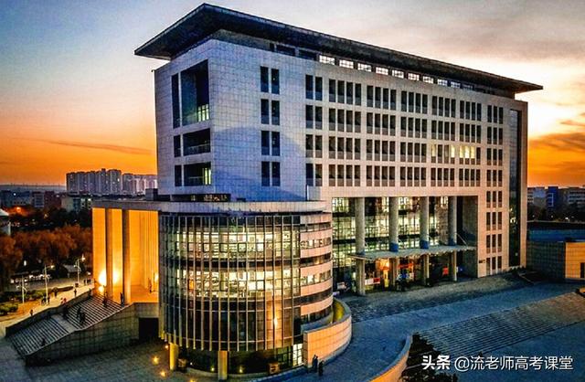 洛阳理工学院是一本还是二本，洛阳理工学院属于几本（河南一高校“免费”为学生发放粽子）