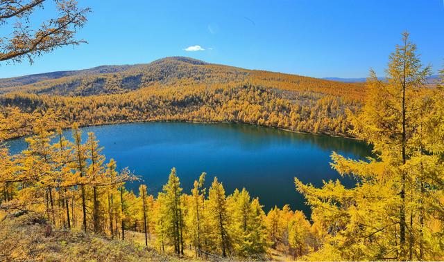 冬天去哪旅游比较好，冬天去什么地方旅游好（五大最美赏秋胜地）