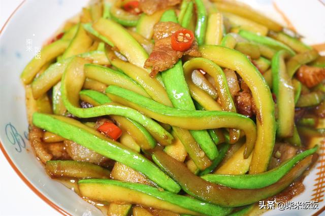 西葫芦要去籽吗，西葫芦还用去籽吗_葫芦需要去籽吗（正是吃这菜的好时候）