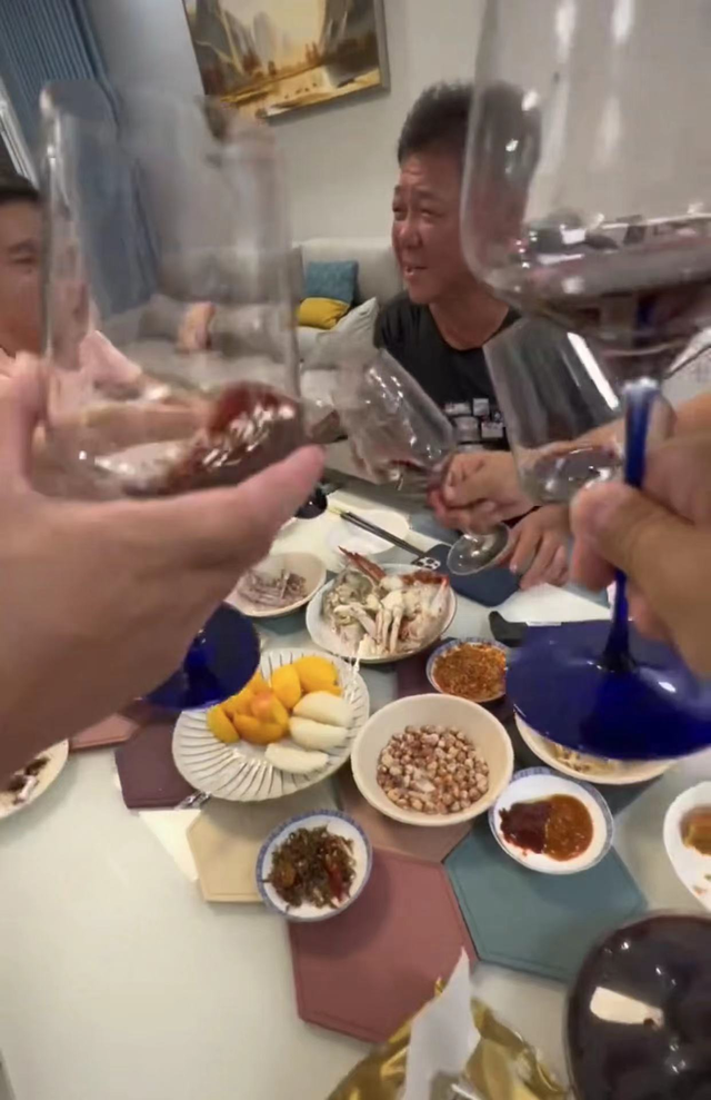 姜育恒是韩国人吗，姜育恒是哪里人（6人吃4盘菜太俭朴）