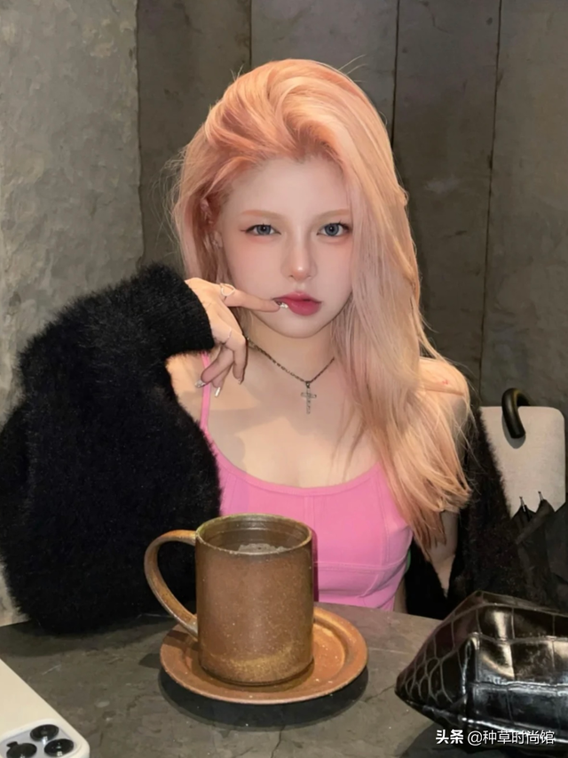 发色女头，微信头像，发色女头（2022最火的“发色模板”）